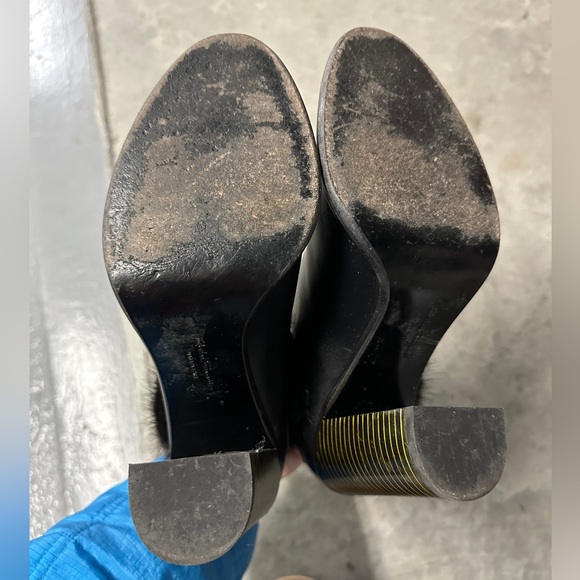 Salvatore Ferragamo Black heeled booties with fox fur accents - size US9 - Picture 3 of 3